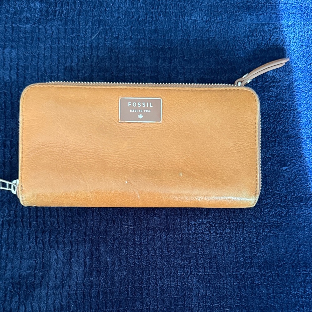 Fossil Brown Leather Zip Wallet